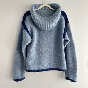 Vintage Mohair & Wool Light Blue Chunky Knit Sweater Womens Size Medium